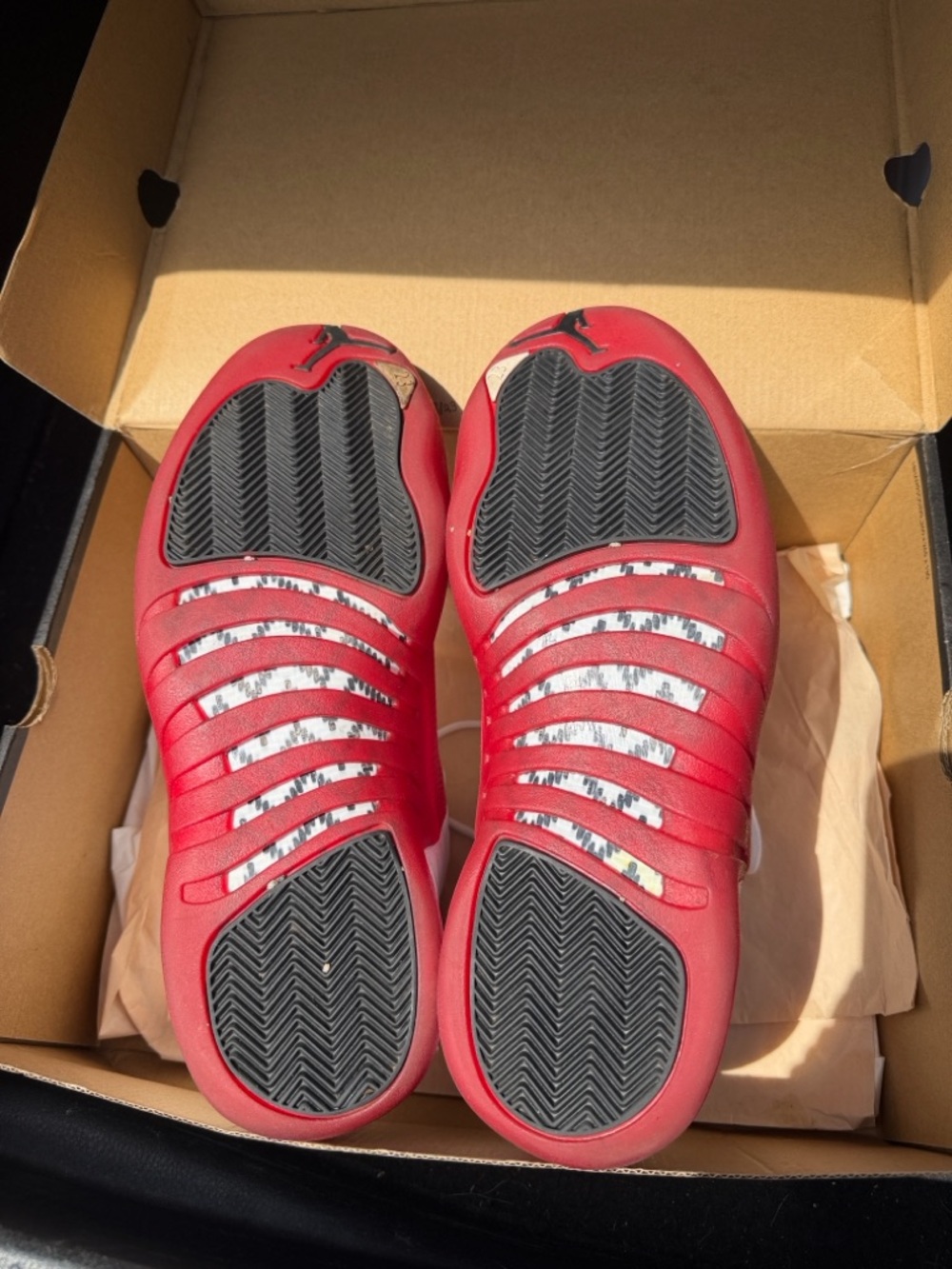 Jordan 12 retro Cherry 2023 - Picture 4 of 6